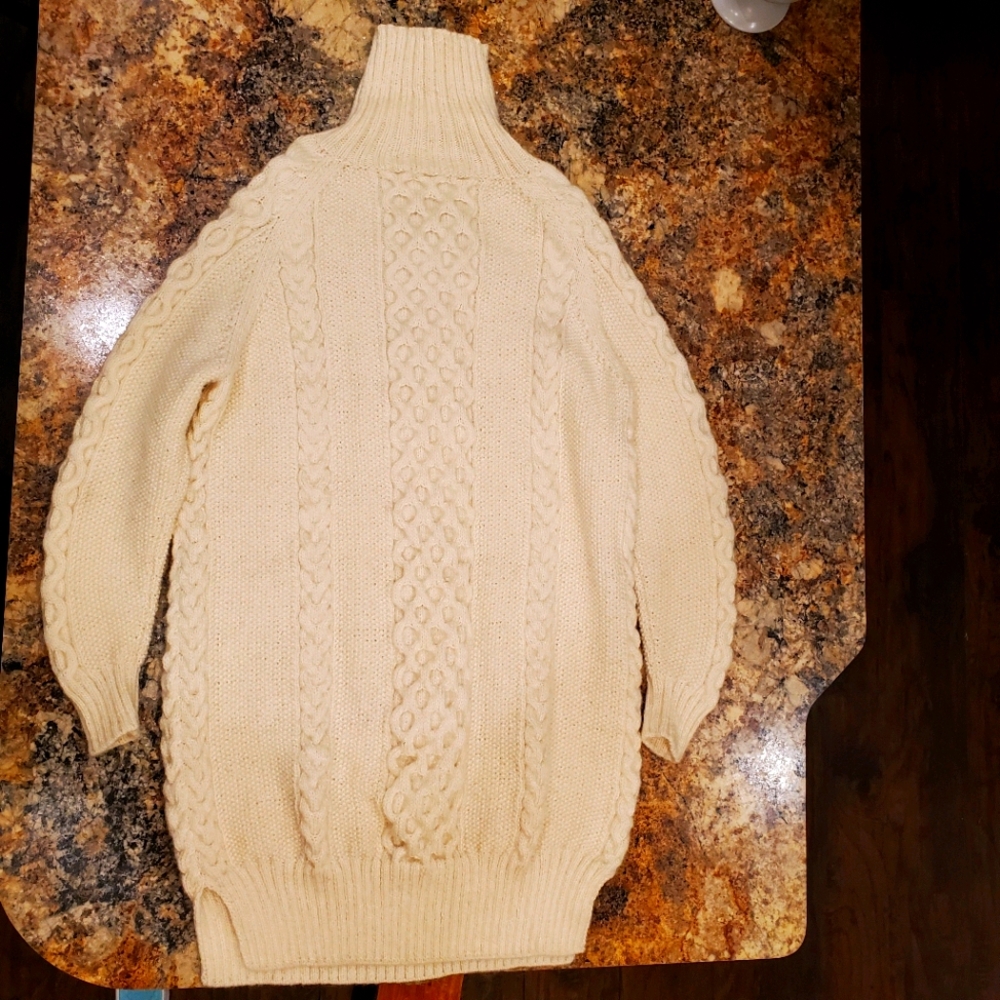 NWOT Long Wool Creamy White Sweater